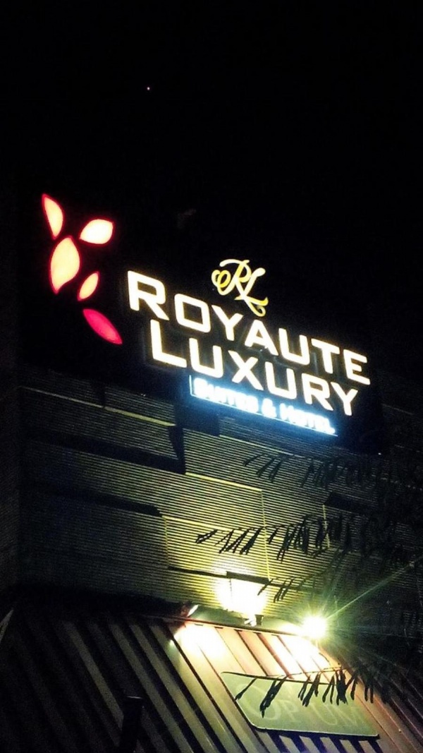 Royaute Luxury Suites and Hotel Gulberg Lahore image 2