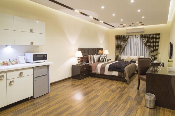 Royaute Luxury Suites and Hotel Gulberg Lahore image 3