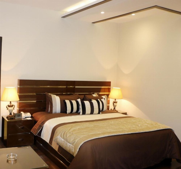 Royaute Luxury Suites and Hotel Gulberg Lahore image 9